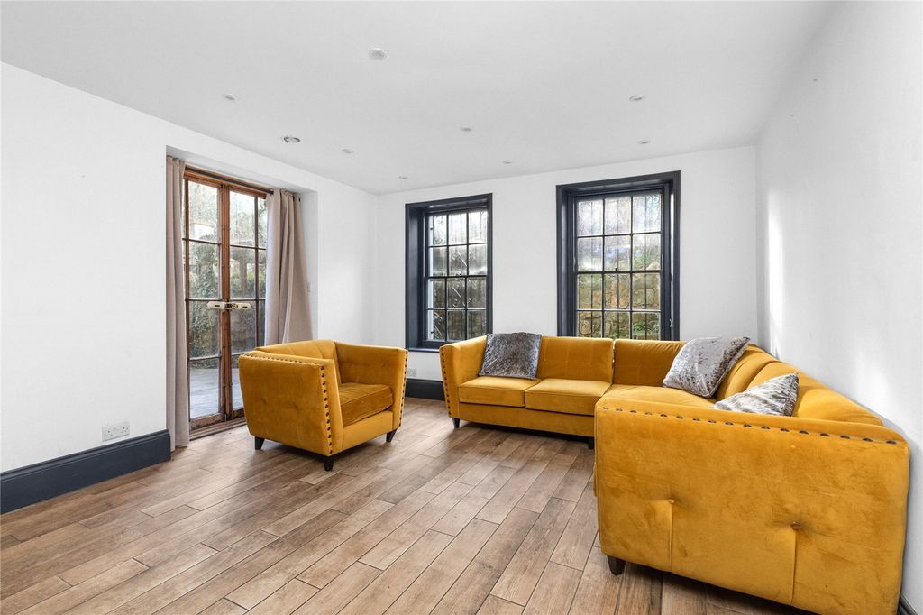 Additional image 19 of 6 bed end terrace house for salePark Crescent, Brighton, East Sussex BN2