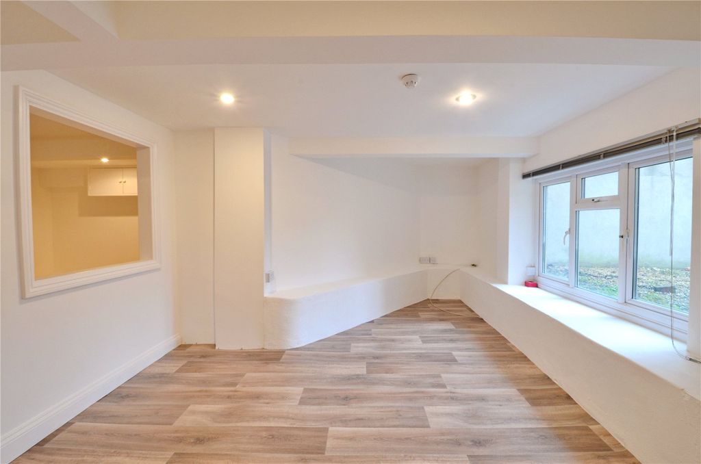 Property photo 3 of 6 Picture No. 03