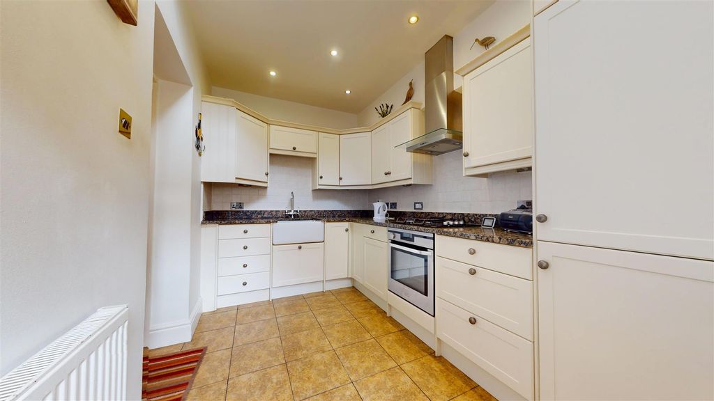 Property photo 3 of 19 Eccleston Hall Kitchen