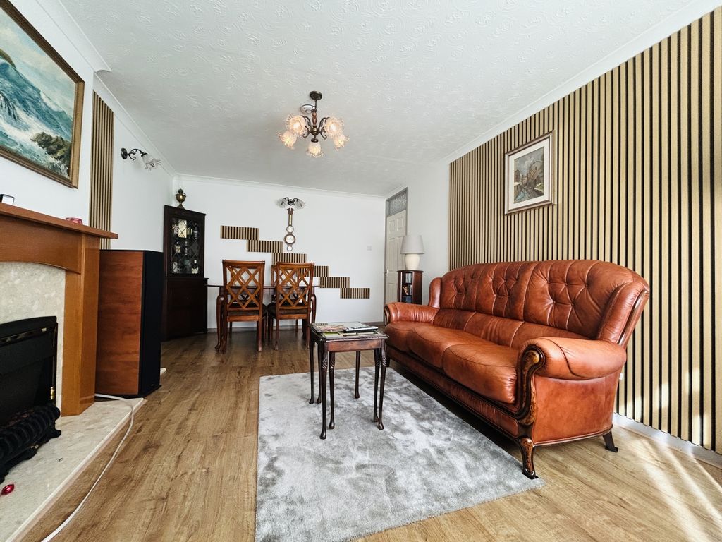 Property photo 2 of 17 Img_9031