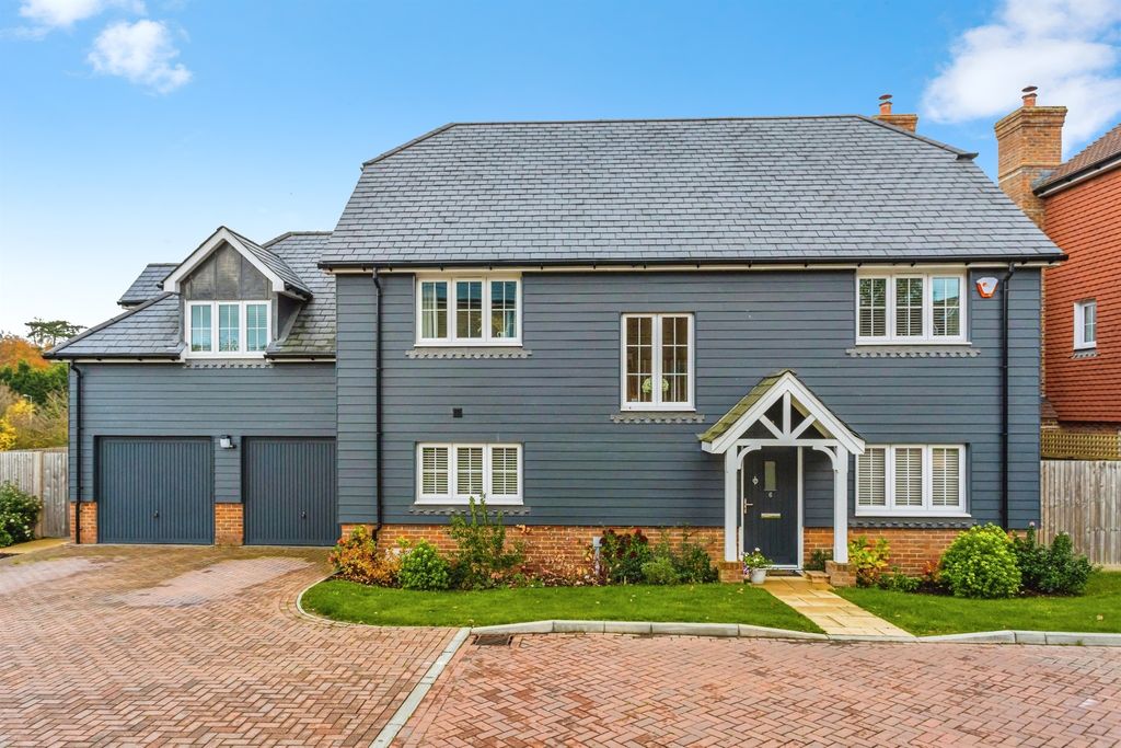 Property photo 2 of 17