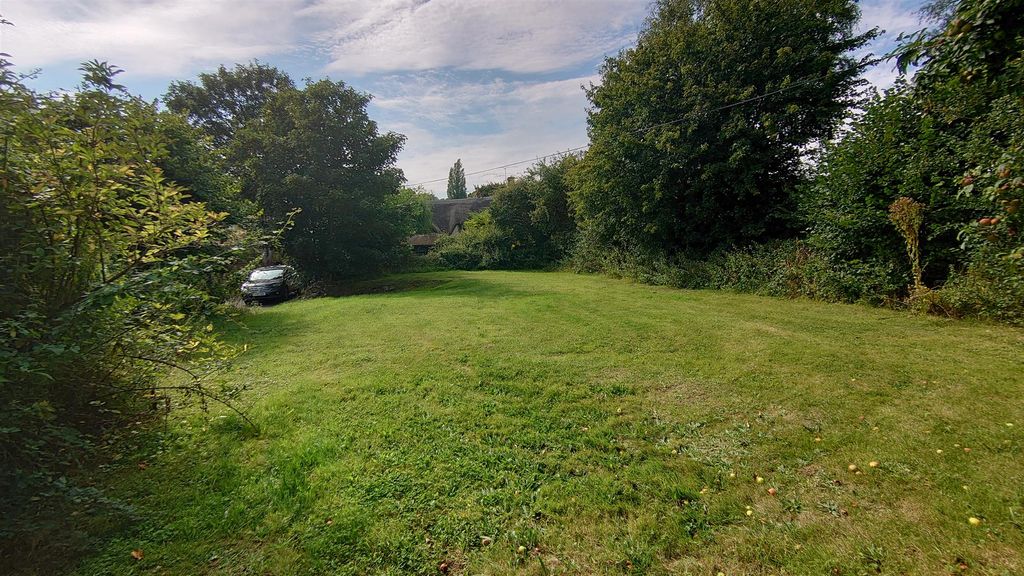 Property photo 2 of 11 Land