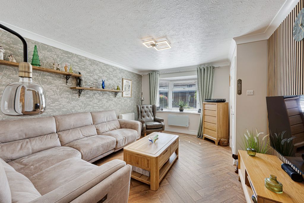Property photo 2 of 19 5093834
