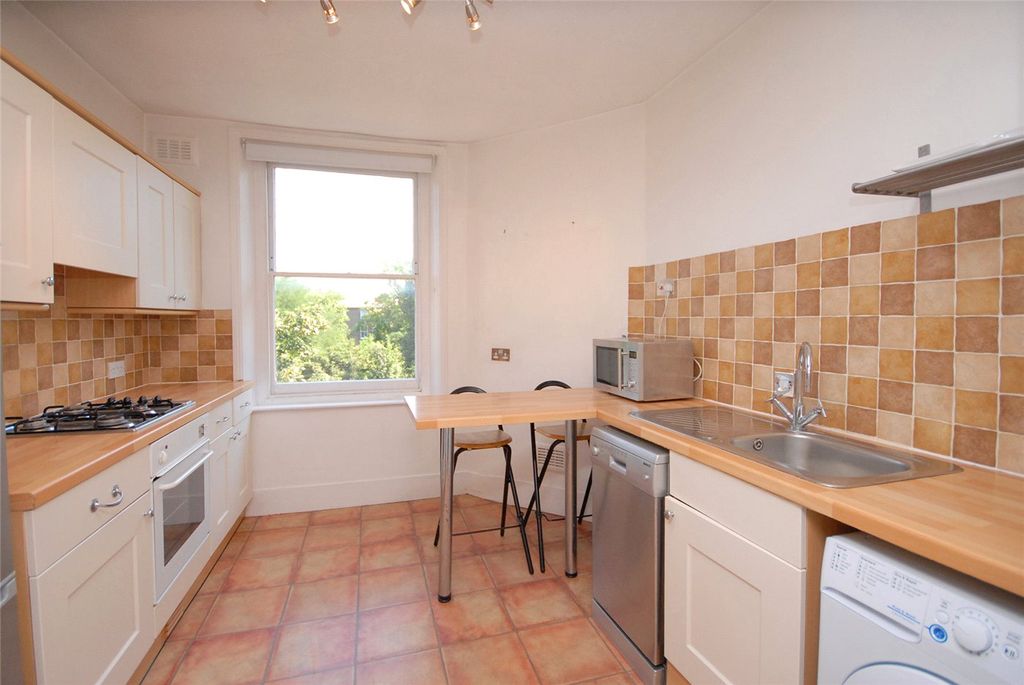 Property photo 3 of 9 Picture No. 22