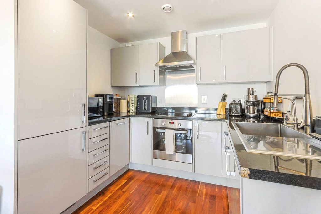 Property photo 3 of 8