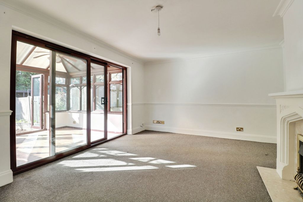 Property photo 3 of 21