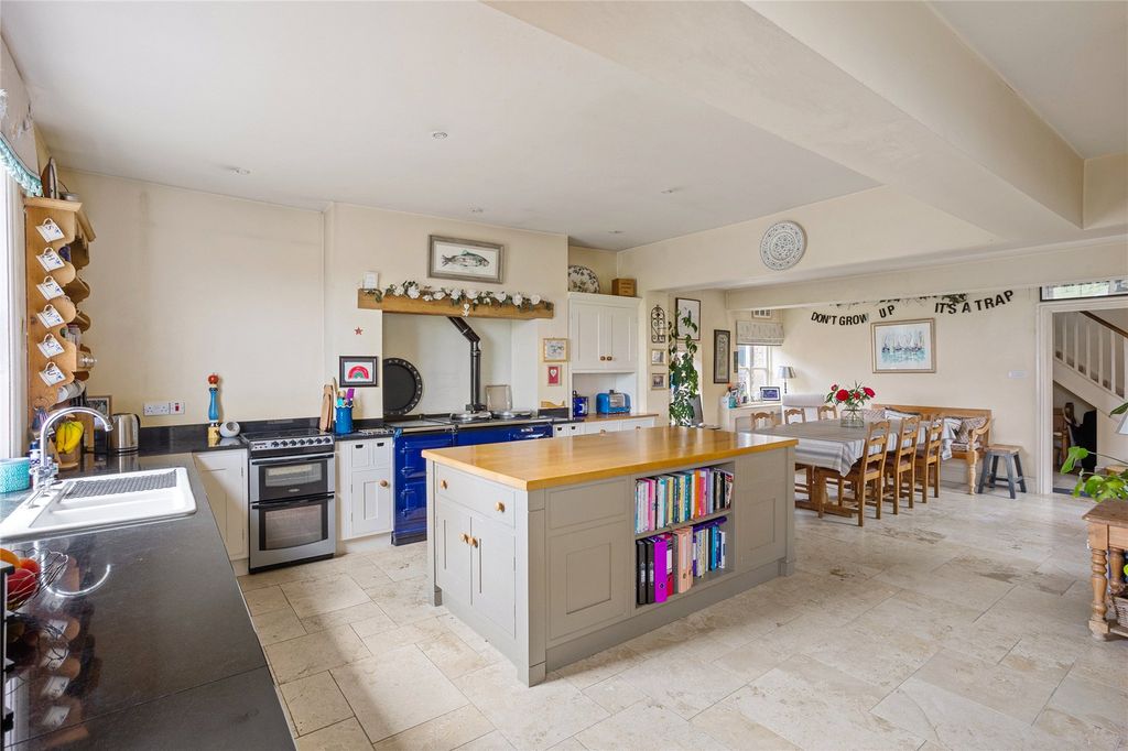 Property photo 3 of 26 Kitchen/Dining Area