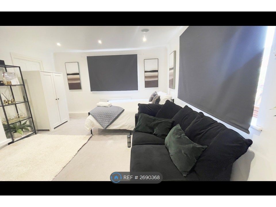 Property photo 2 of 21 Annex Studio £1250