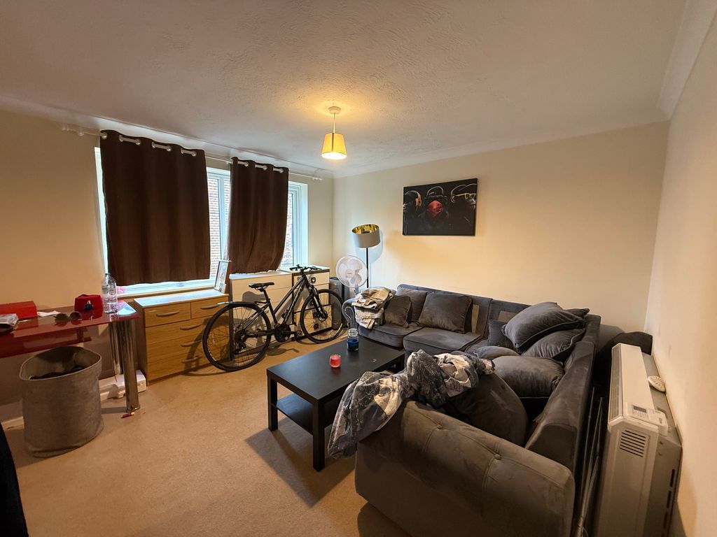 Property photo 2 of 6