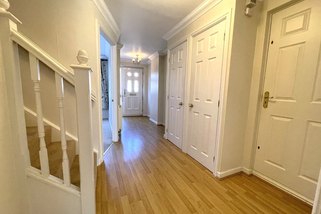 Property photo 3 of 19 6