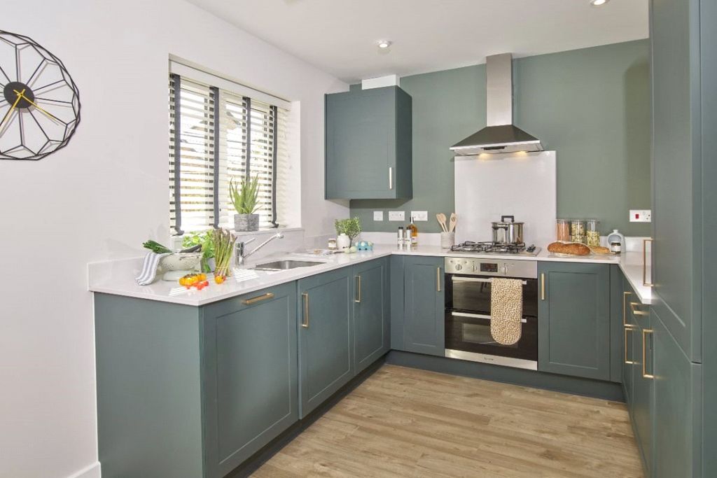Property photo 2 of 11 Kitchen