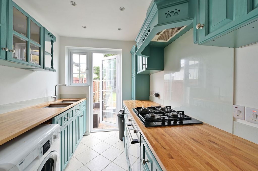 Property photo 2 of 9