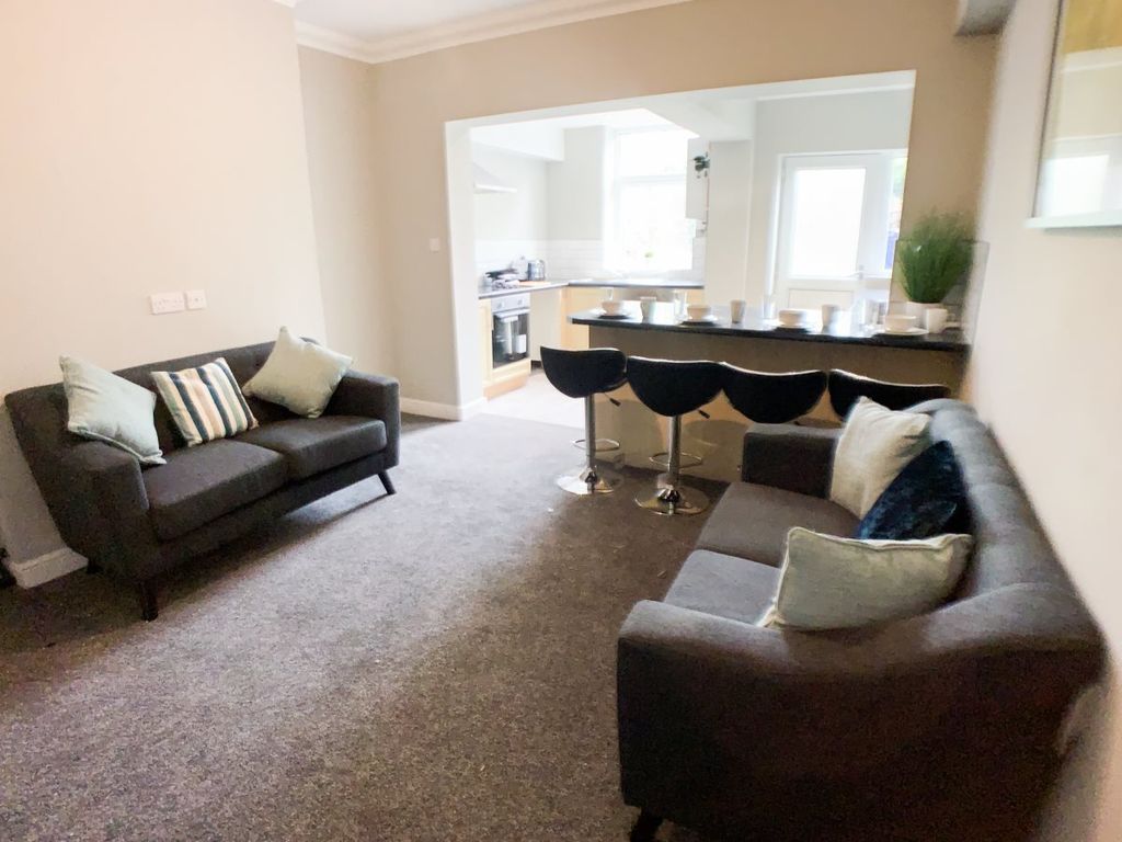 Property photo 3 of 37 Gallery