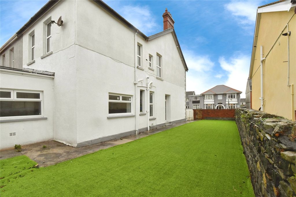 Property photo 3 of 29 Picture No. 25