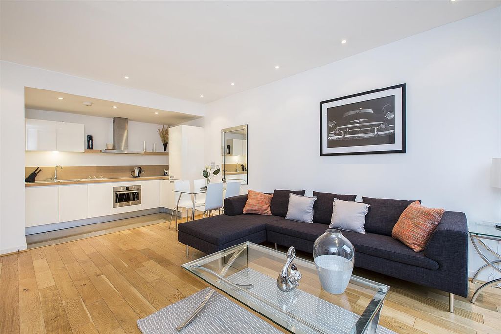 Property photo 3 of 12 Reception