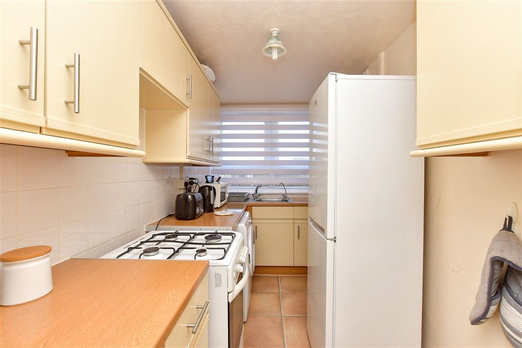 Property photo 3 of 8 Kitchen