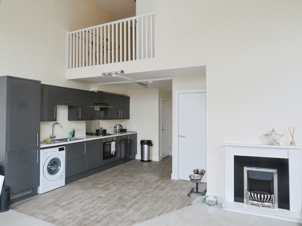 Property photo 1 of 8 Kitchen