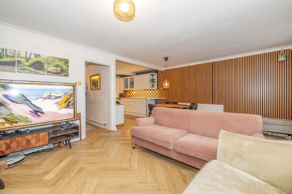 Property photo 3 of 16 Picture 3