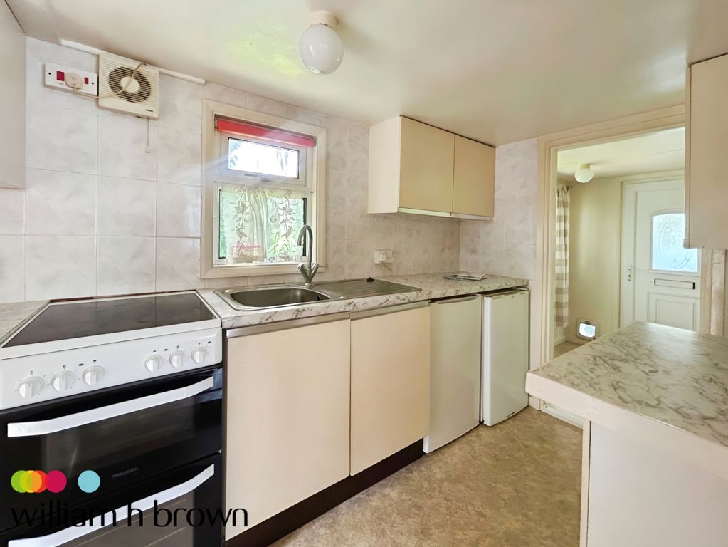 Property photo 2 of 7 Kitchen