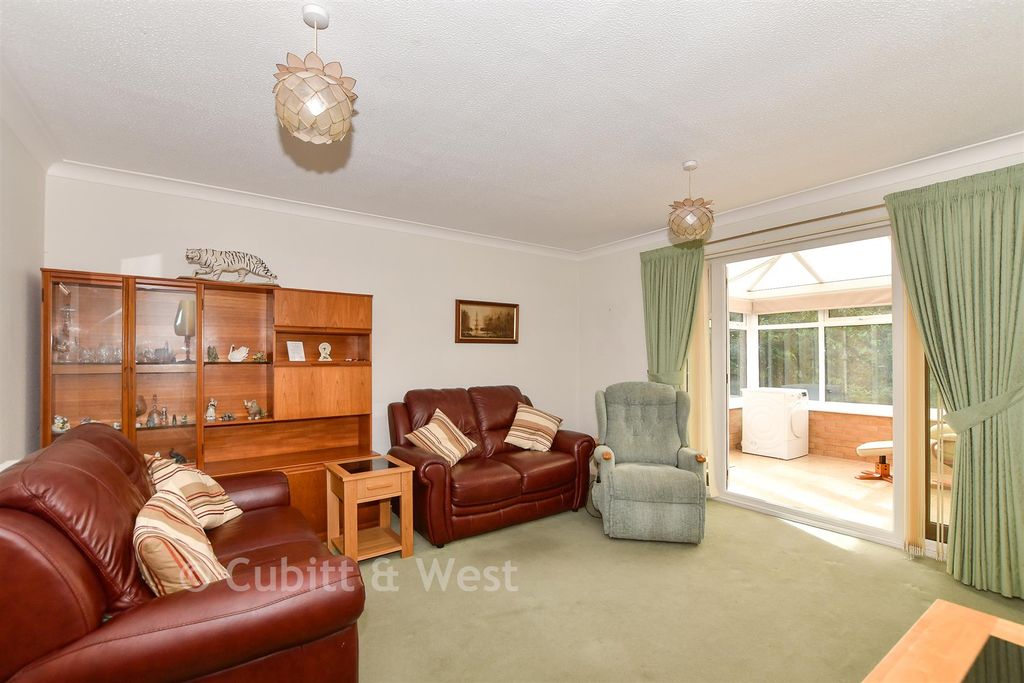 Property photo 3 of 11 Lounge/Dining Room