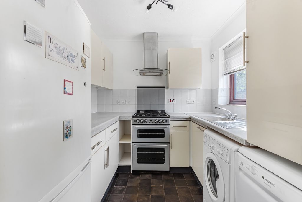 Property photo 2 of 5 843562 (3)