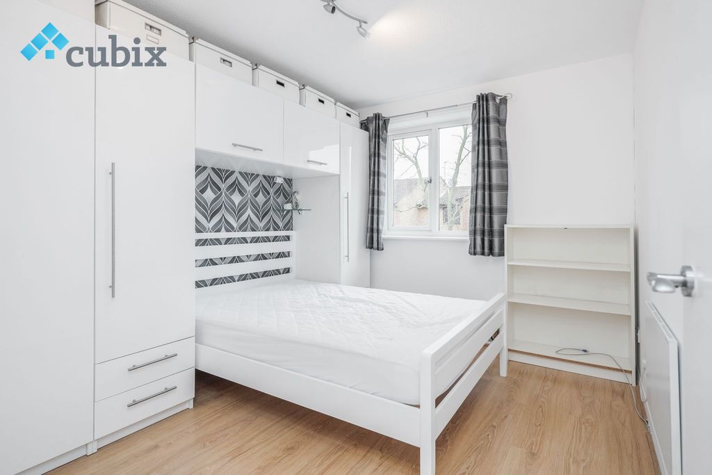 Property photo 2 of 24