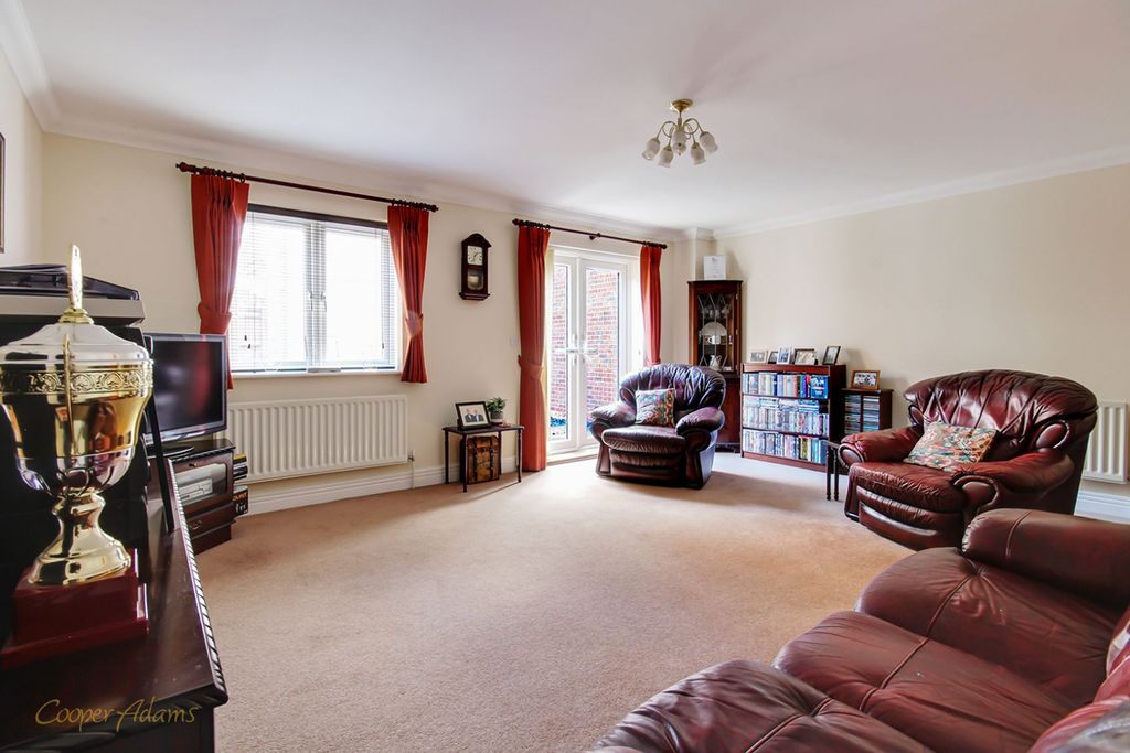 Property photo 2 of 13 Sitting Room