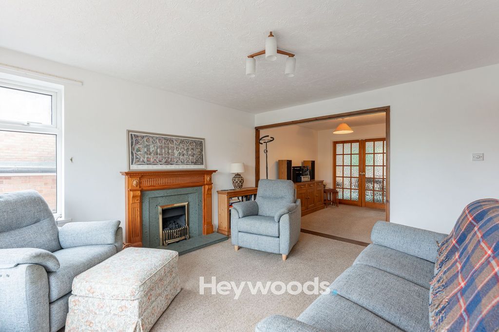 Property photo 3 of 49