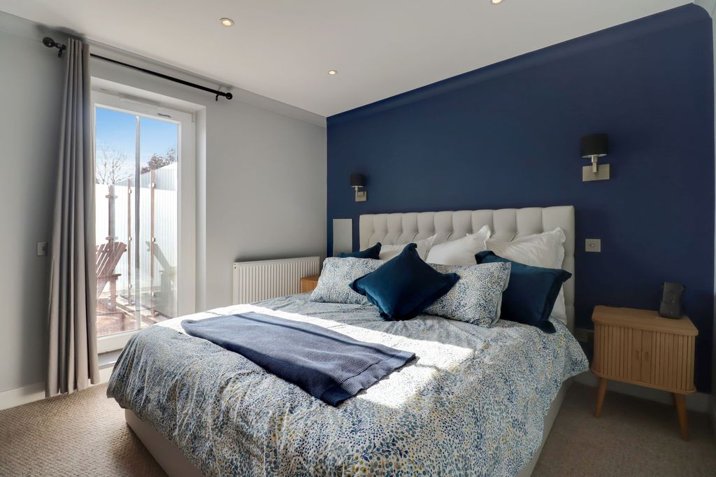 Additional image 7 of 2 bed flat for saleWalton Road, East Molesey KT8
