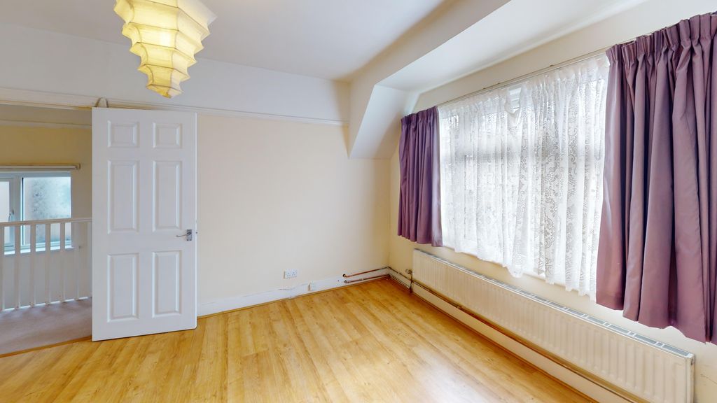 Property photo 3 of 10 Image