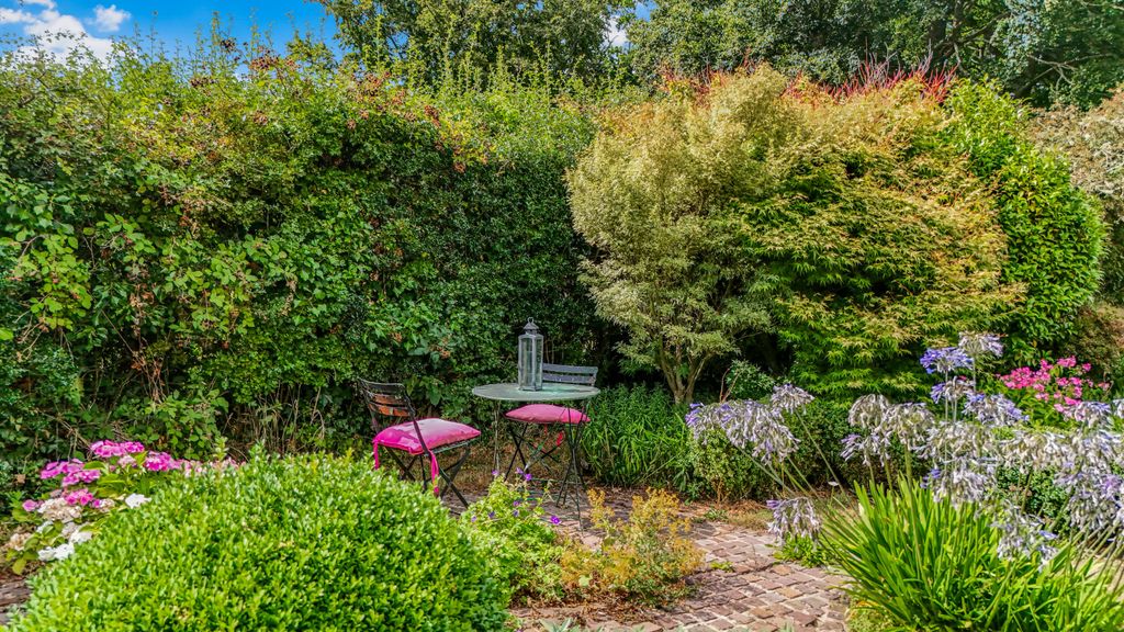 Property photo 2 of 26 Picture No. 03