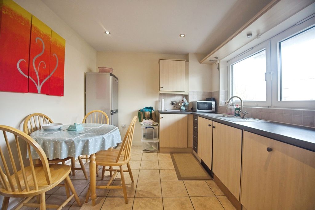 Property photo 2 of 19 Separate Kitchen