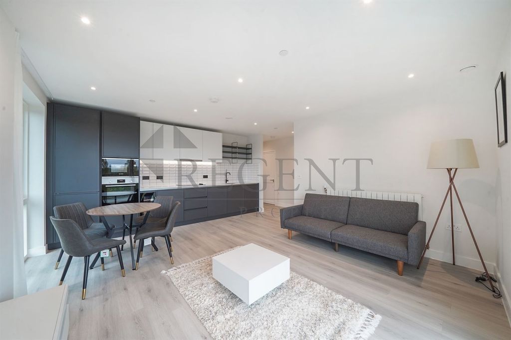 Property photo 1 of 9 Reception