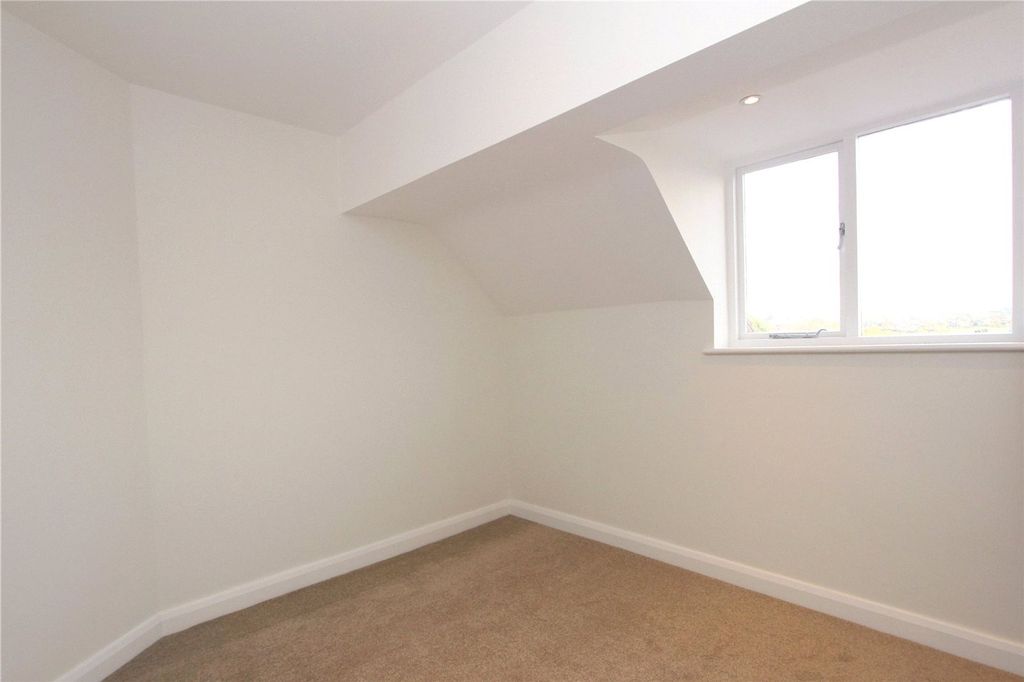 Property photo 3 of 9 Master Bedroom