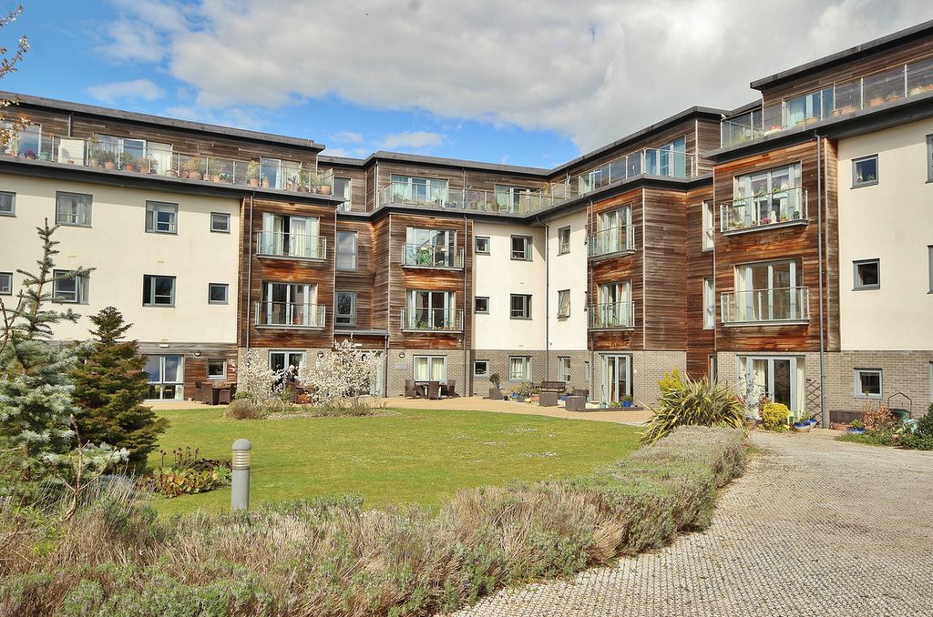 Property photo 2 of 14