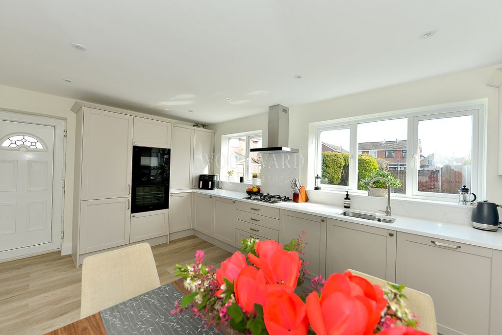 Property photo 2 of 18 Kitchen/Dining Room