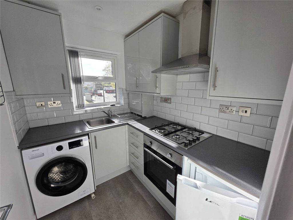 Property photo 2 of 9 Picture No. 10