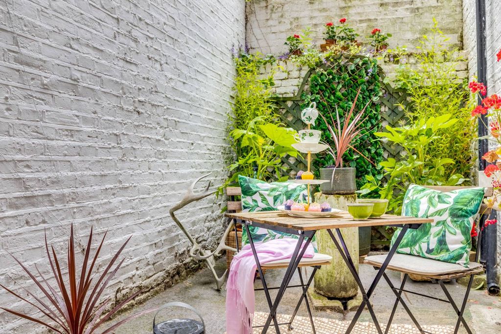 Property photo 3 of 28