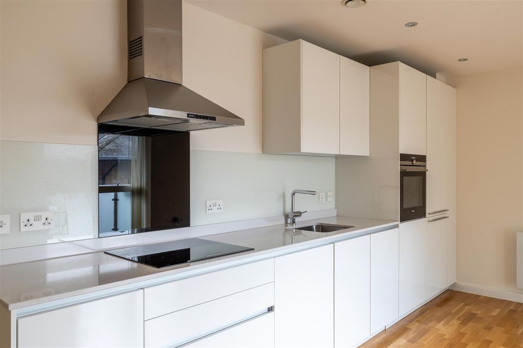 Additional image 4 of 2 bed flat for saleMilton Road, Haywards Heath RH16