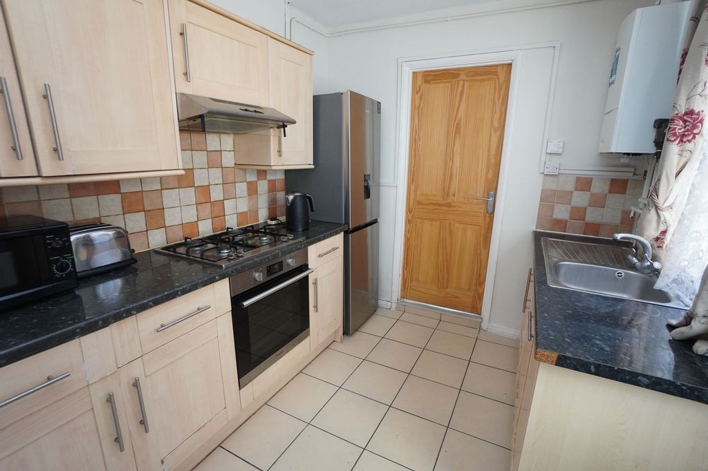 Property photo 2 of 16