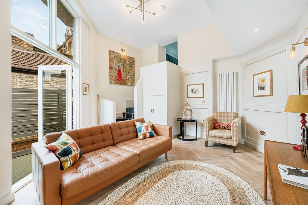 Property photo 1 of 7 20B The Avenue-3.Jpg