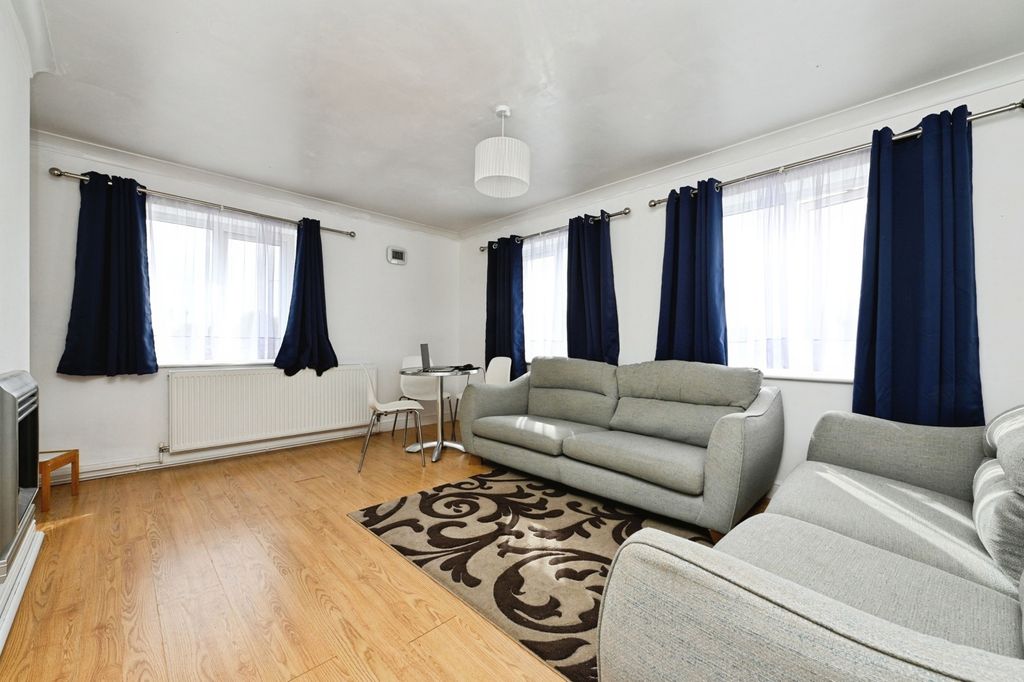 Property photo 2 of 17 Photo