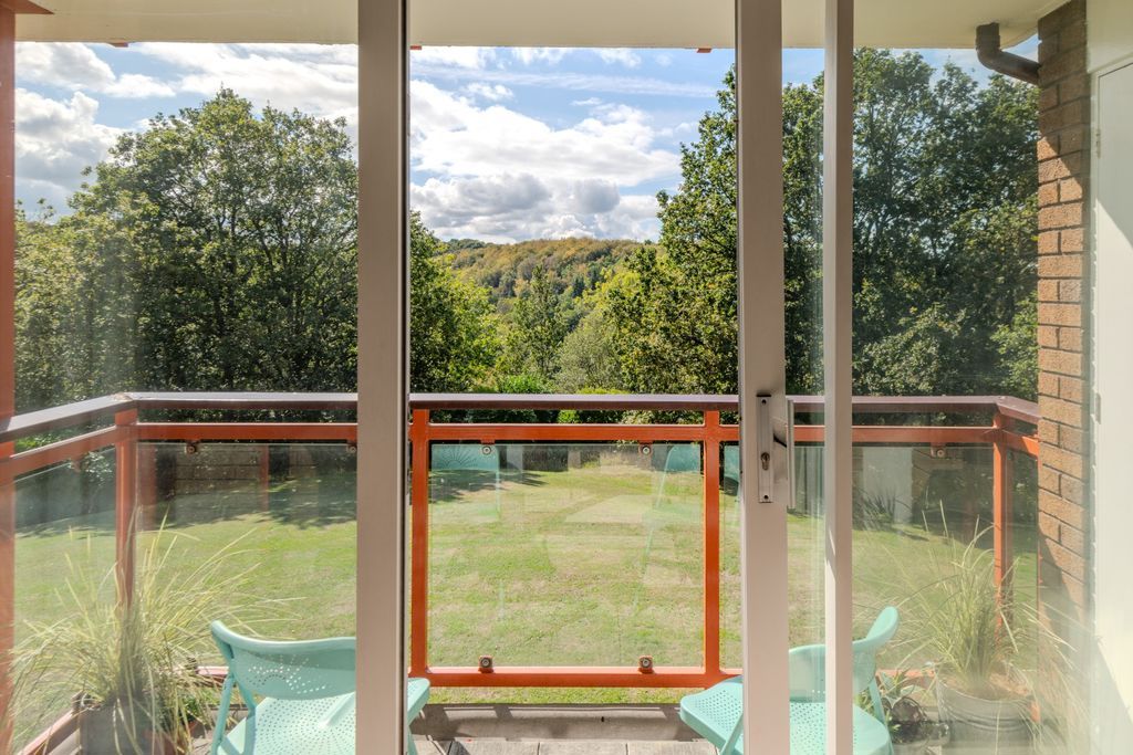 Property photo 2 of 16 Balcony