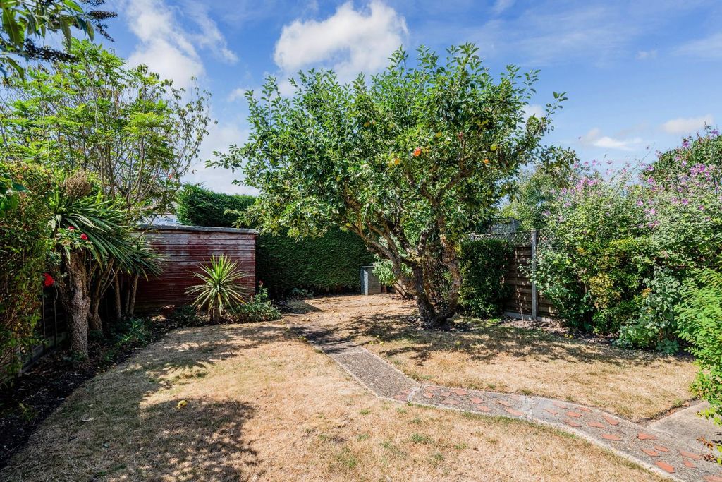 Property photo 2 of 14 Courtland Drive