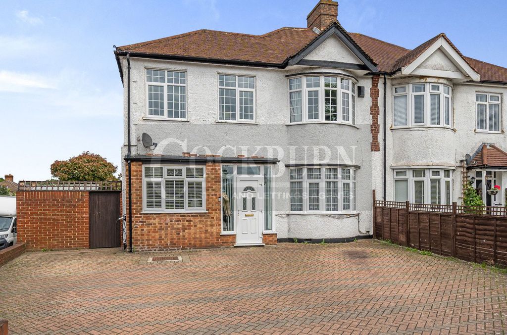 Property photo 1 of 28