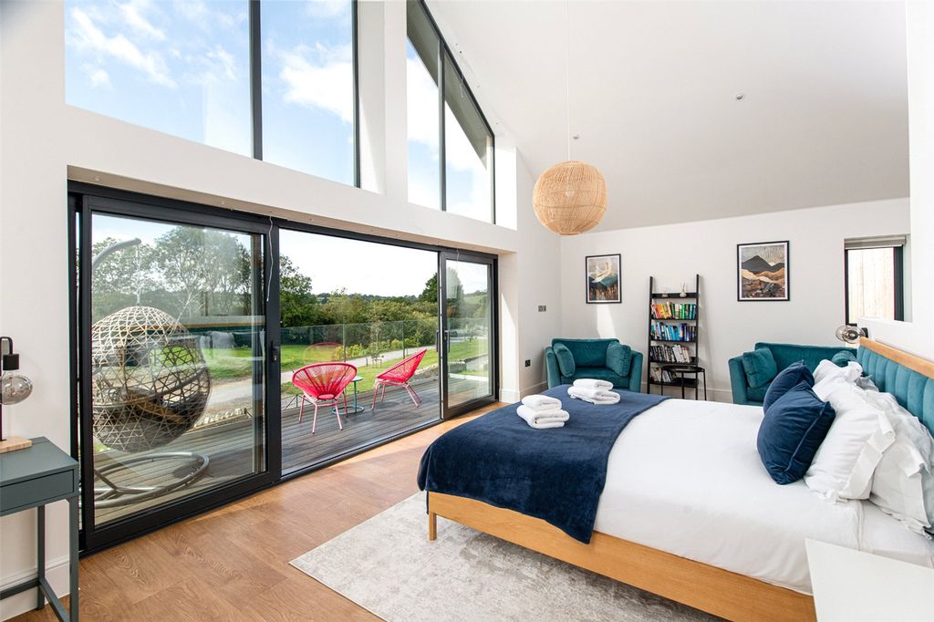 Property photo 3 of 11 Picture No. 05