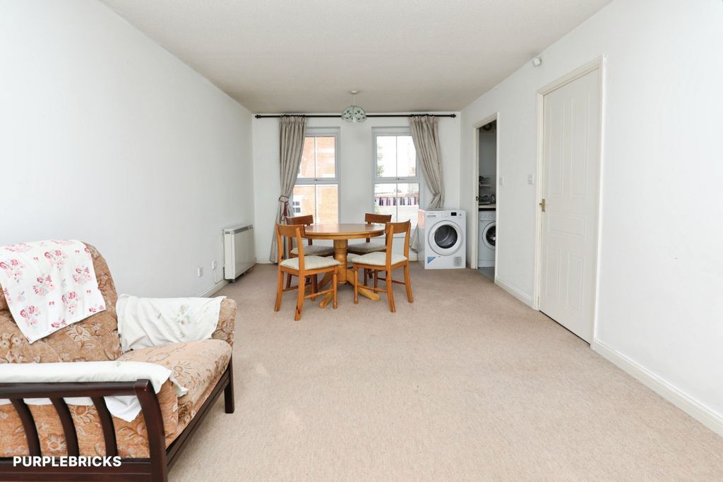 Property photo 2 of 20