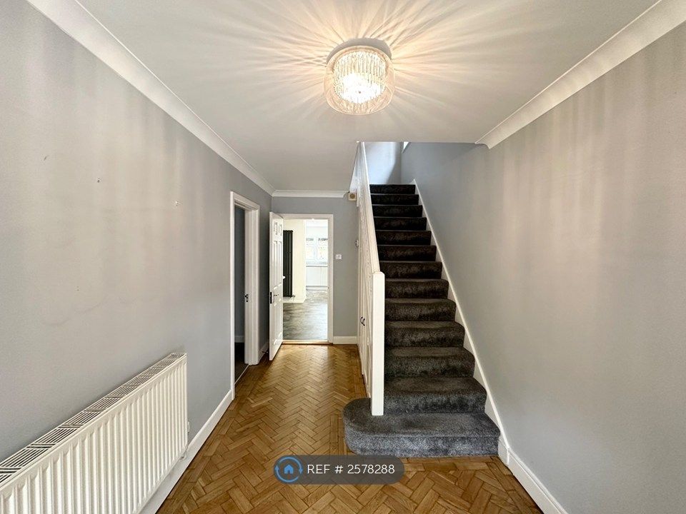 Property photo 2 of 15 Hallway