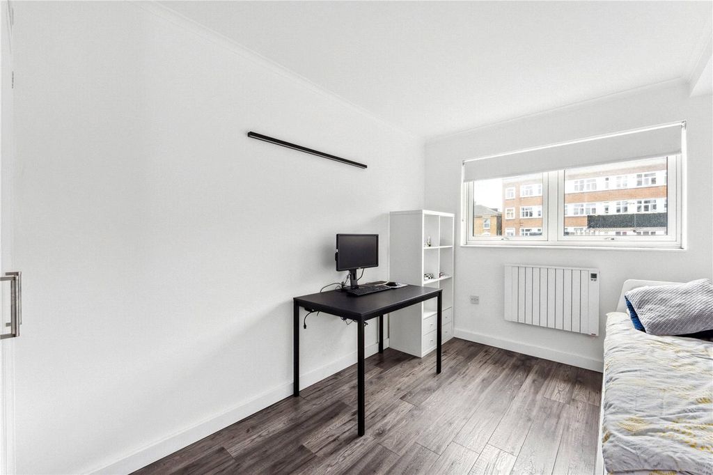 Property photo 3 of 12 Picture No. 02