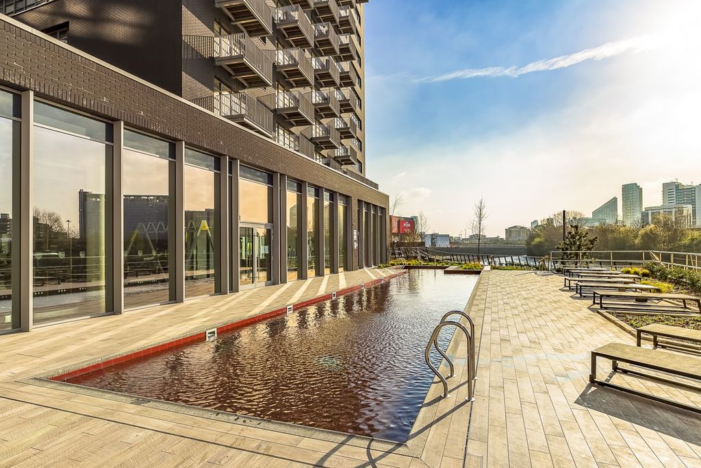 Property photo 1 of 3